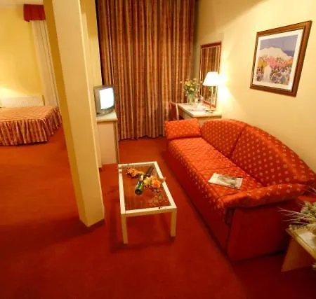Hotel Dinara 3*