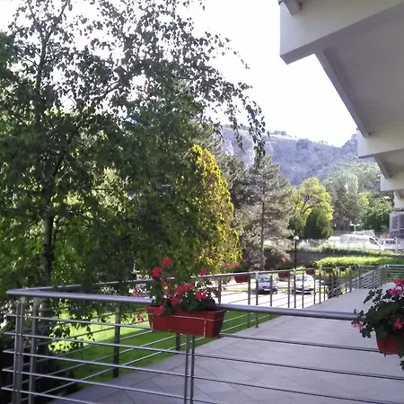 Hotel Dinara 3*