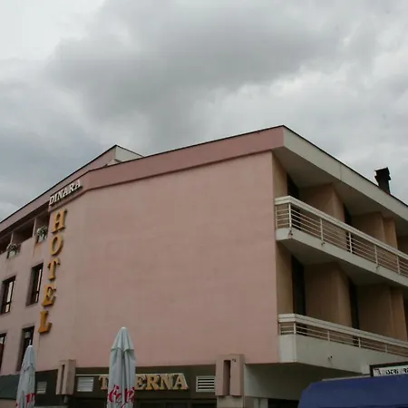 Hotel Dinara 3*