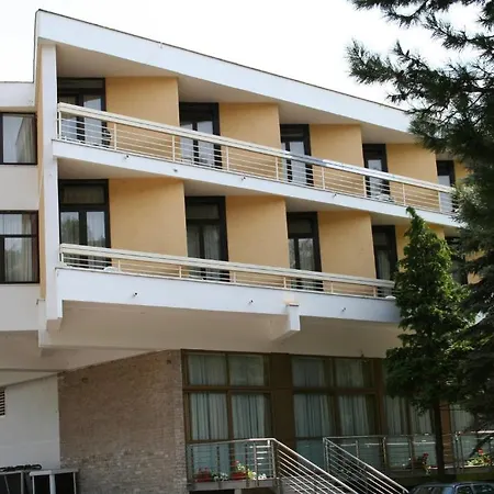 Dinara Hotel