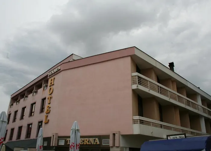 Hotel Dinara 3*